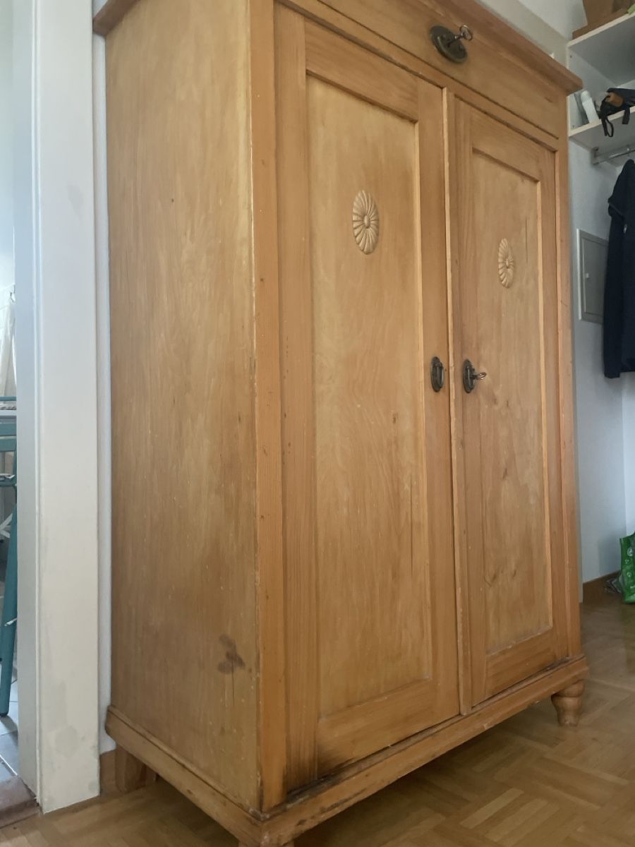 Cassettiere: Antiker Schrank aus Holz – Usato da Winterthur venduto da m13_6888 1