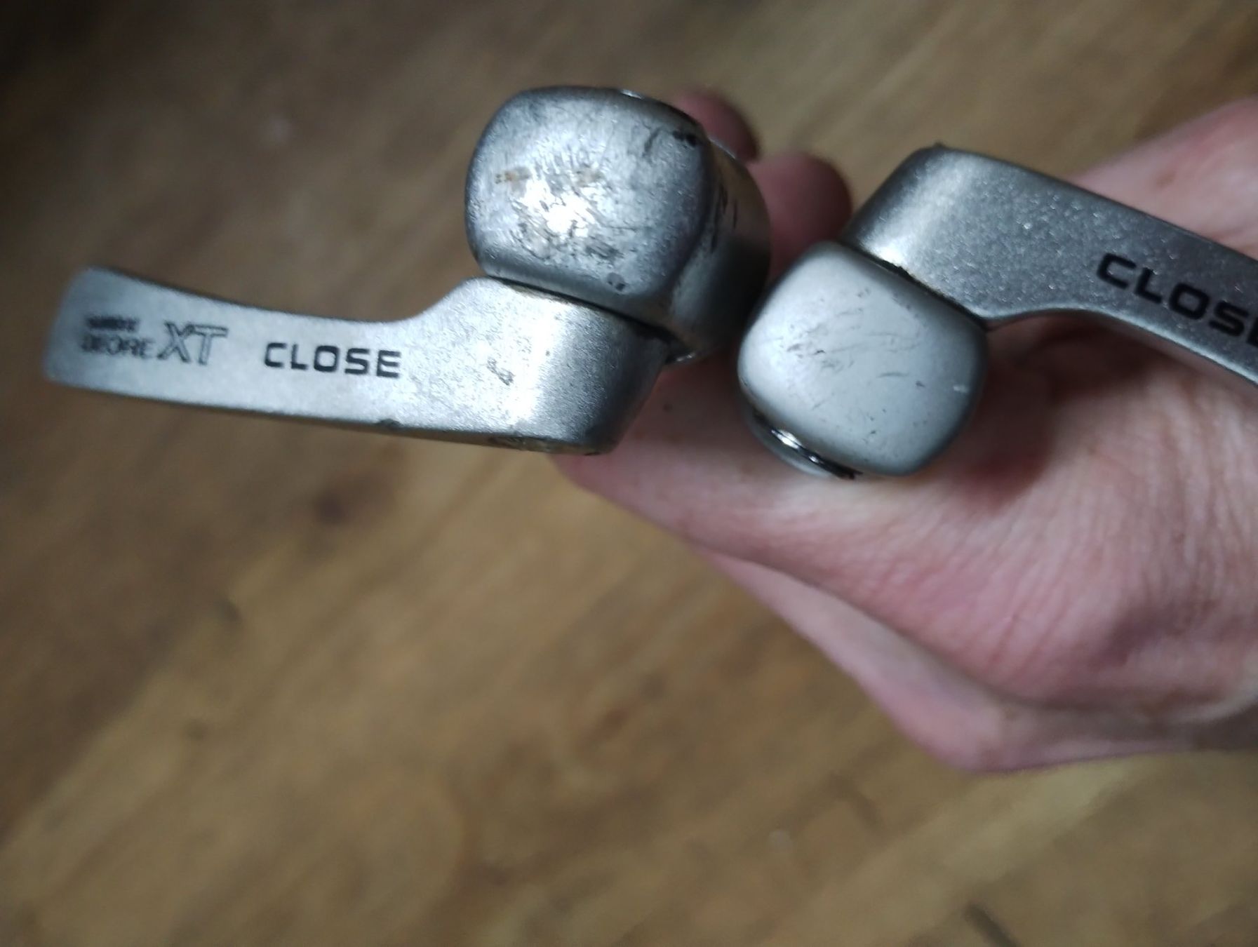 Pezzi di ricambio: Shimano XT Schnellspanner Set vorne und hinten – Usato da Oetwil am See venduto da Kukuxumusu 2
