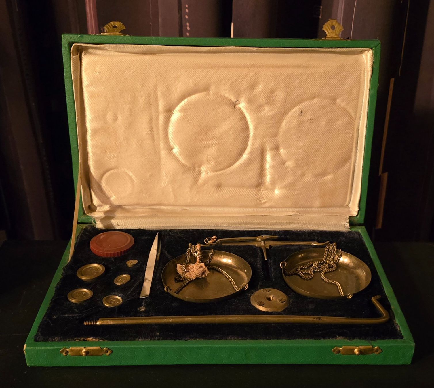 Matériel de laboratoire: Antike Feingold - Apothekerwaage – D'occasion à Herzogenbuchsee par Numis25 2