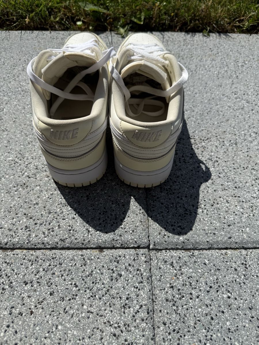 Nike Scarpe da uomo: Chaussures Nike dunk coloris lait coco / taille 47  – Usato da Courrendlin venduto da cel_75v8 1