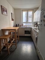 Tisch mit Stühle