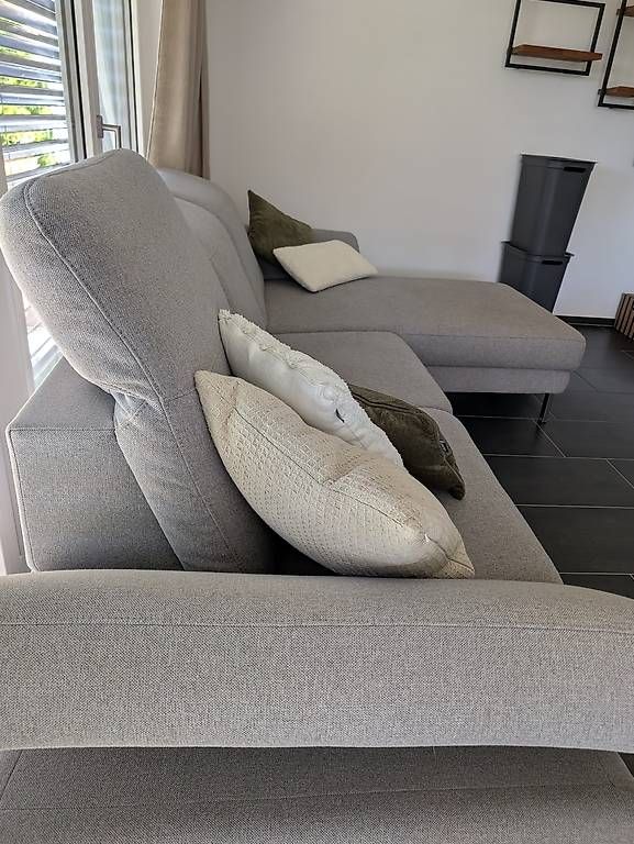Sofas: Super bequemes Sofa grau mit elektr. Relaxfunktion – D'occasion à Berg TG par KatRo 4