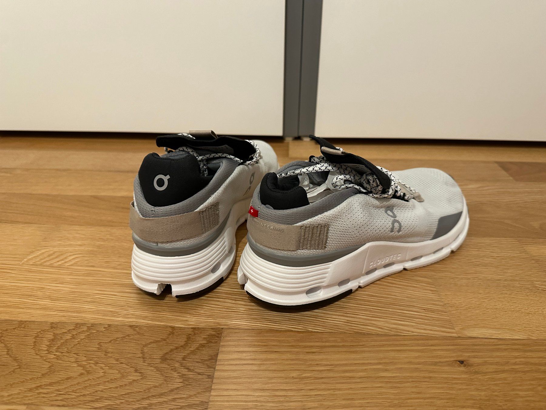 On Scarpe da uomo: On Cloud Schuhe Grösse 40 – Nuovo (secondo la descrizione) da Alpnach-Dorf venduto da Skai0 1