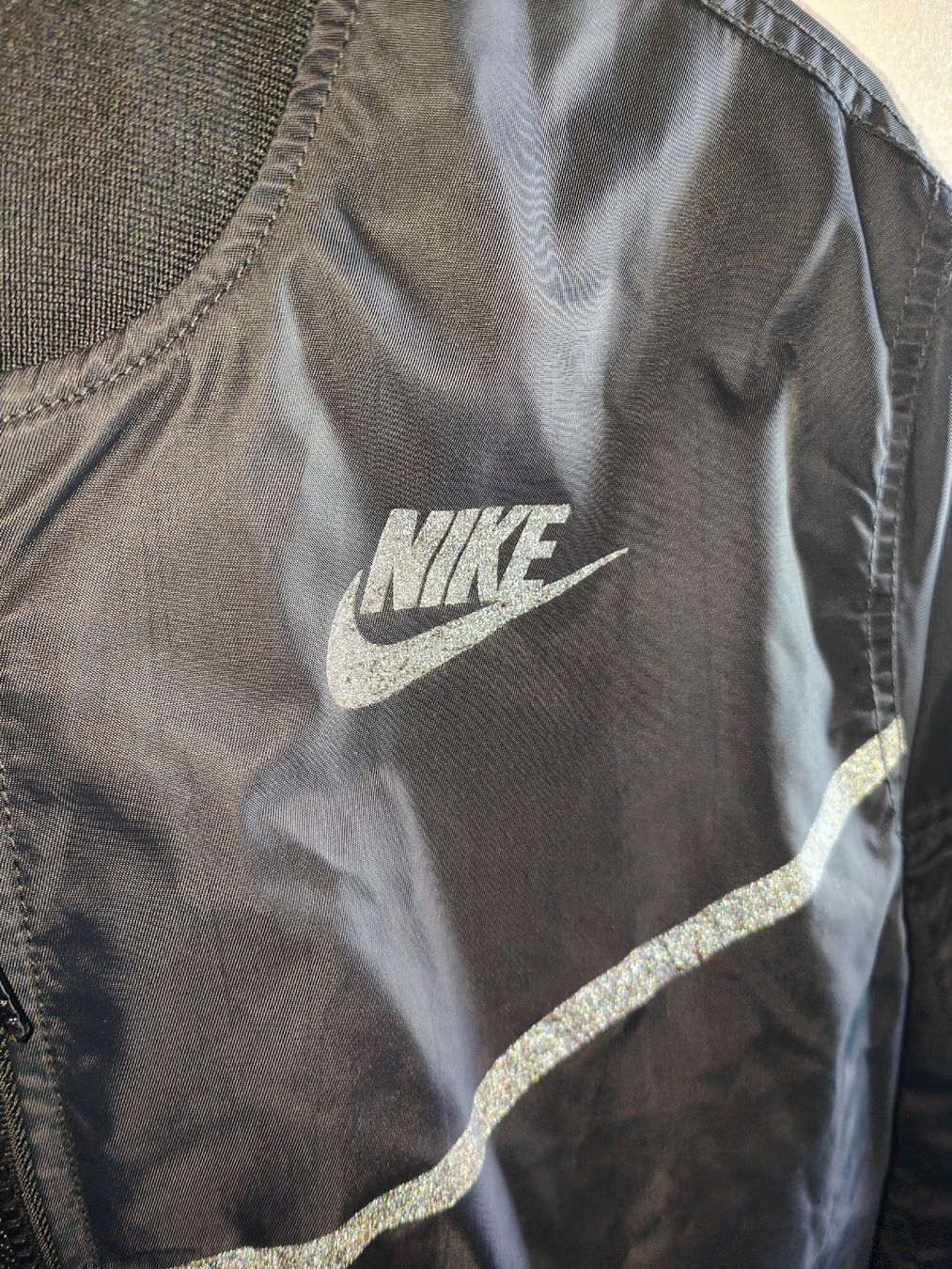 Nike Jacken: Nike RU Bomber Jacket M schwarz reflektierend 709092-010 – Gebraucht aus Rothrist von SiddharthaMoon 4