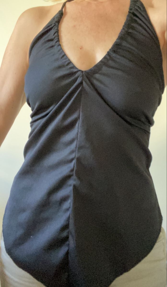 Top: Schickes Neckholder Top, schwarz, Grösse 34 – Usato da Winkel venduto da Flyhy2020 3