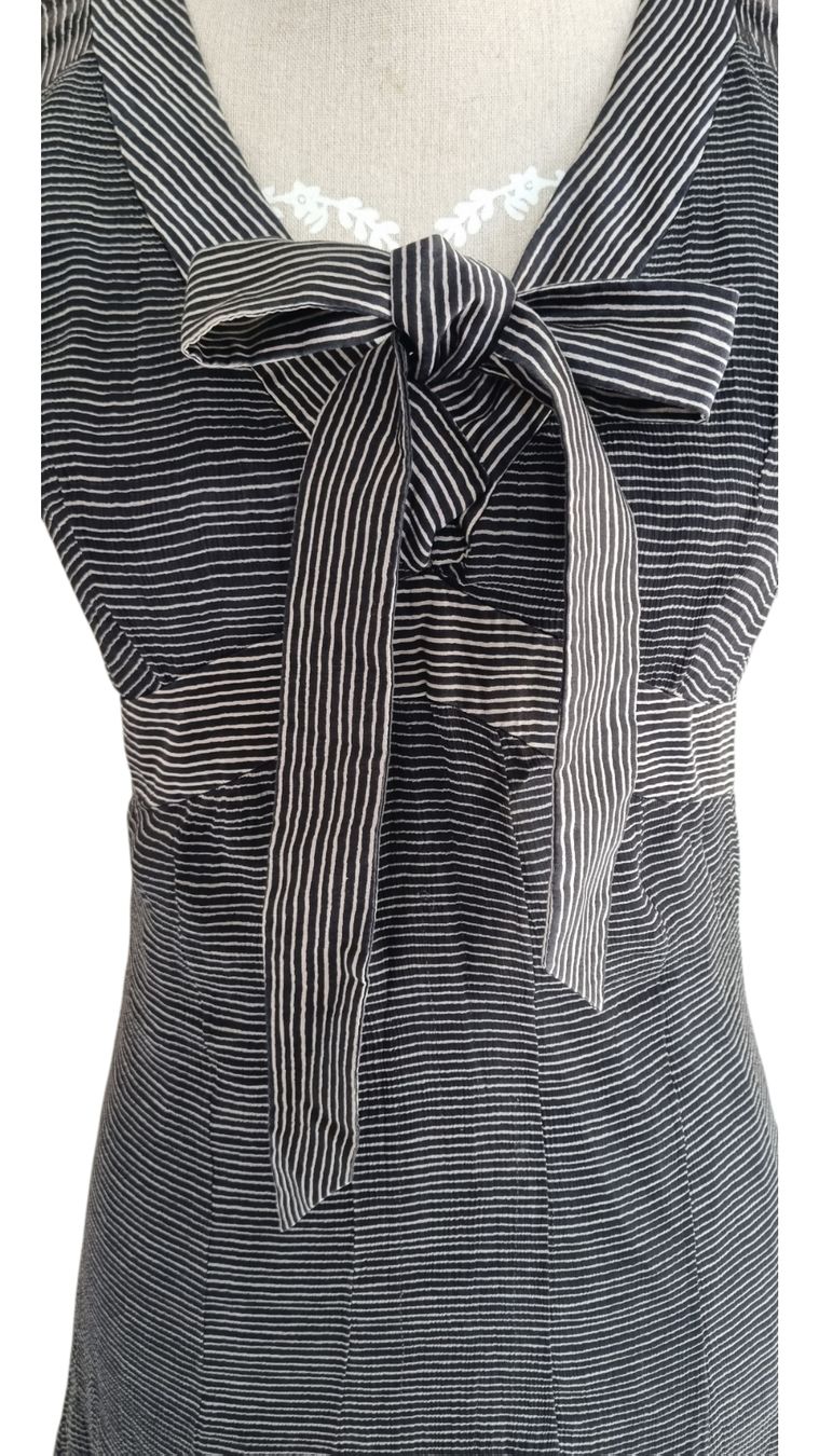 Vestiti: Wunderschönes Seidenkleid weiss/schwarz Gr. 36 – Usato da Champlan venduto da acr_kkd5 2