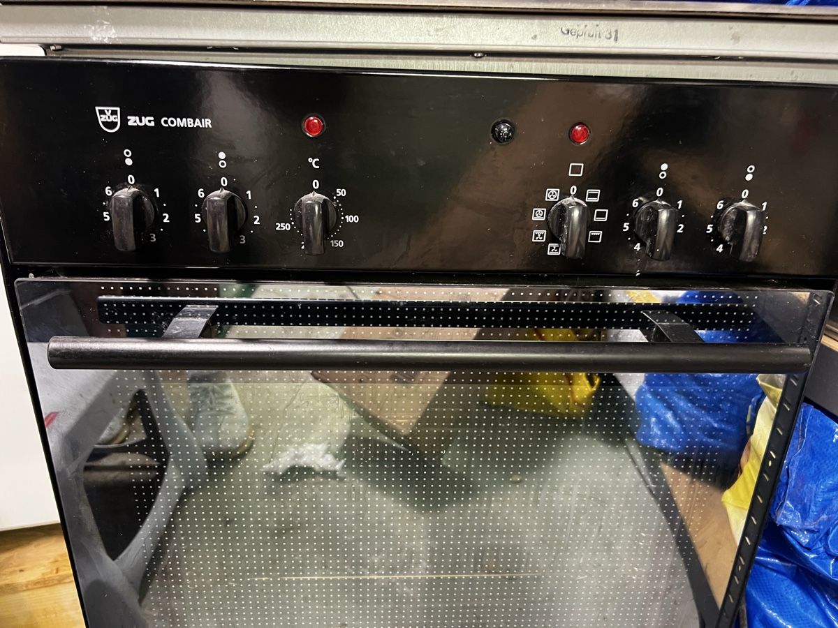 V-Zug Backöfen: V-Zug Backofen mit Kochfeld – Gebraucht aus Trasadingen von Kaffee.mann 1