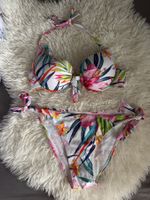Sommerlicher Bikini mit Blumenmuster, Grösse 75 C und L