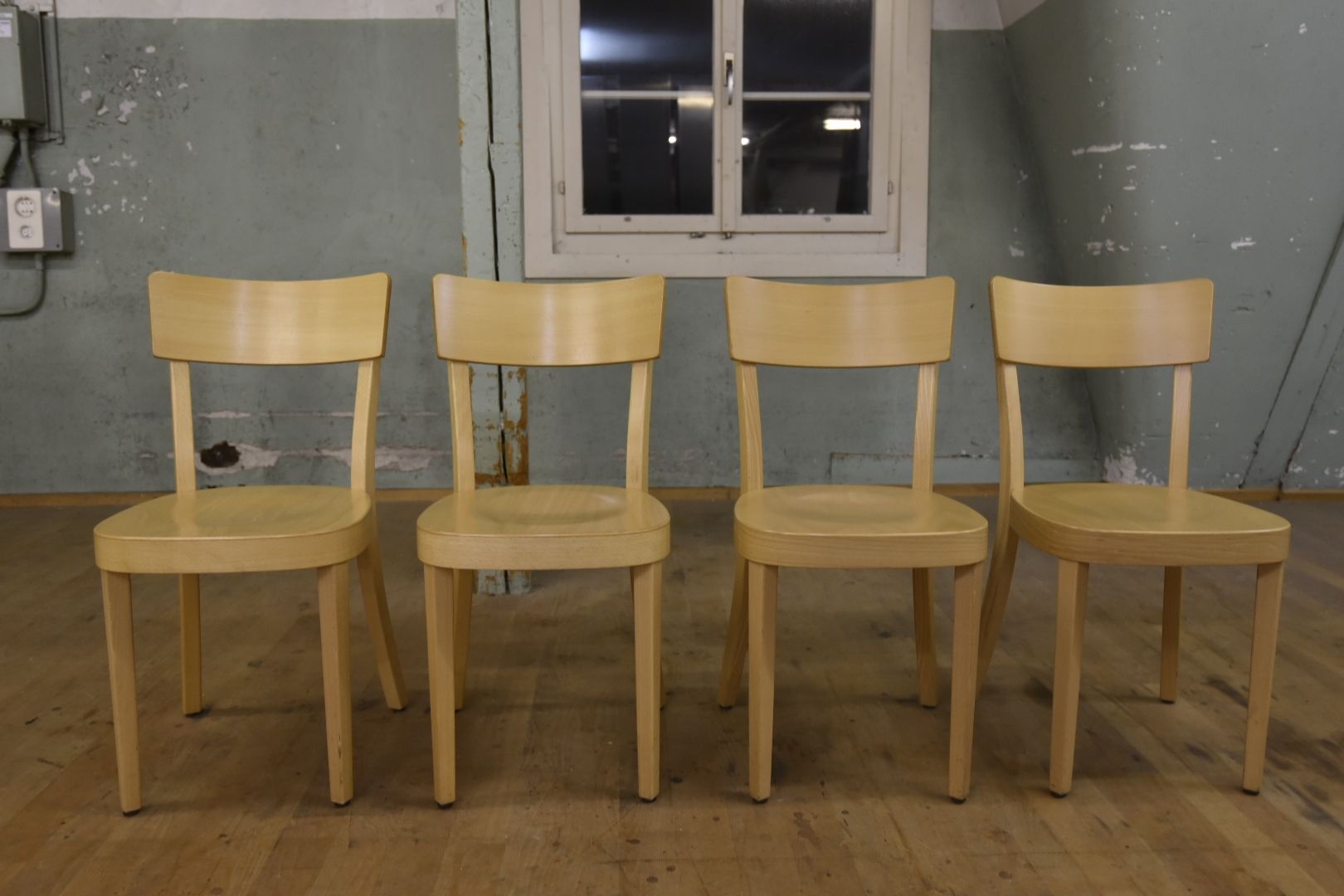 Horgen Glarus Stühle: HORGENGLARUS Stühle «Classic» 1–380 – Gebraucht aus Lichtensteig von Usedinstorecom