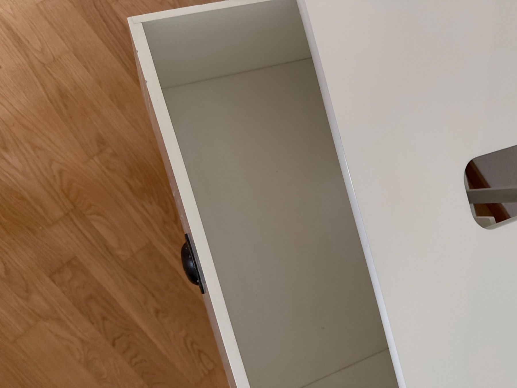 Micasa Mobili per bagno: WC-/Lavabo-Schrank Weiss mit Flechtkorb – Usato da Rikon im Tösstal venduto da arizona8 5