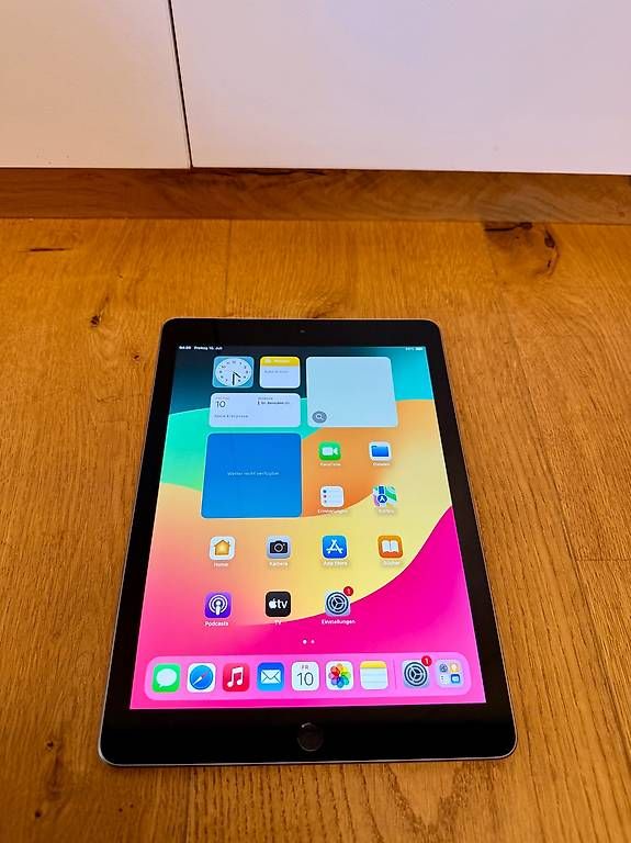 Apple Tablet PC: iPad 6. Gen - 128 GB mit Wandhalterung – Usato da Unterkulm venduto da X___X 2