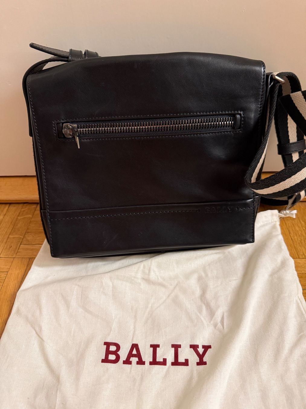 Bally Autres vêtements & accessoires: Sac en bandoulière Bally – D'occasion à Genève par Igoreuf 1
