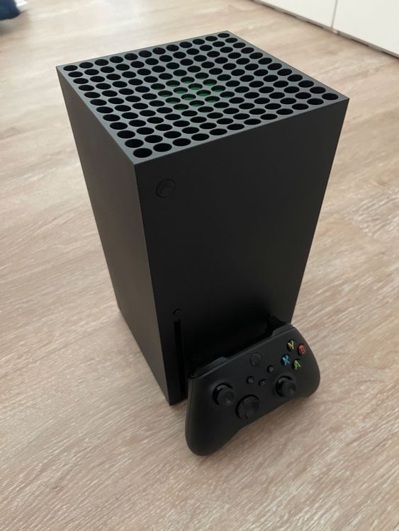 XBox Series x mit Controller Garantie bis Mai 2025 Comprare su