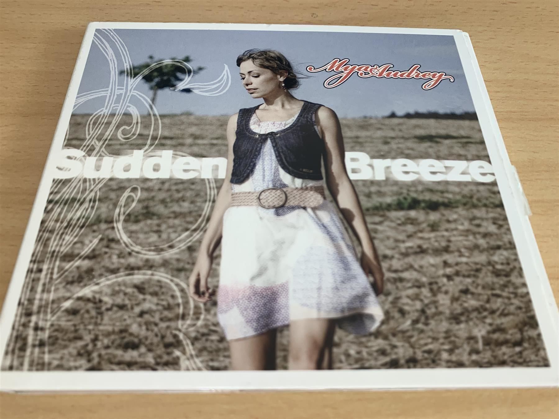 CD: Mya Audrey – Sudden Breeze – Usato da Rikon im Tösstal venduto da Alpenmutz