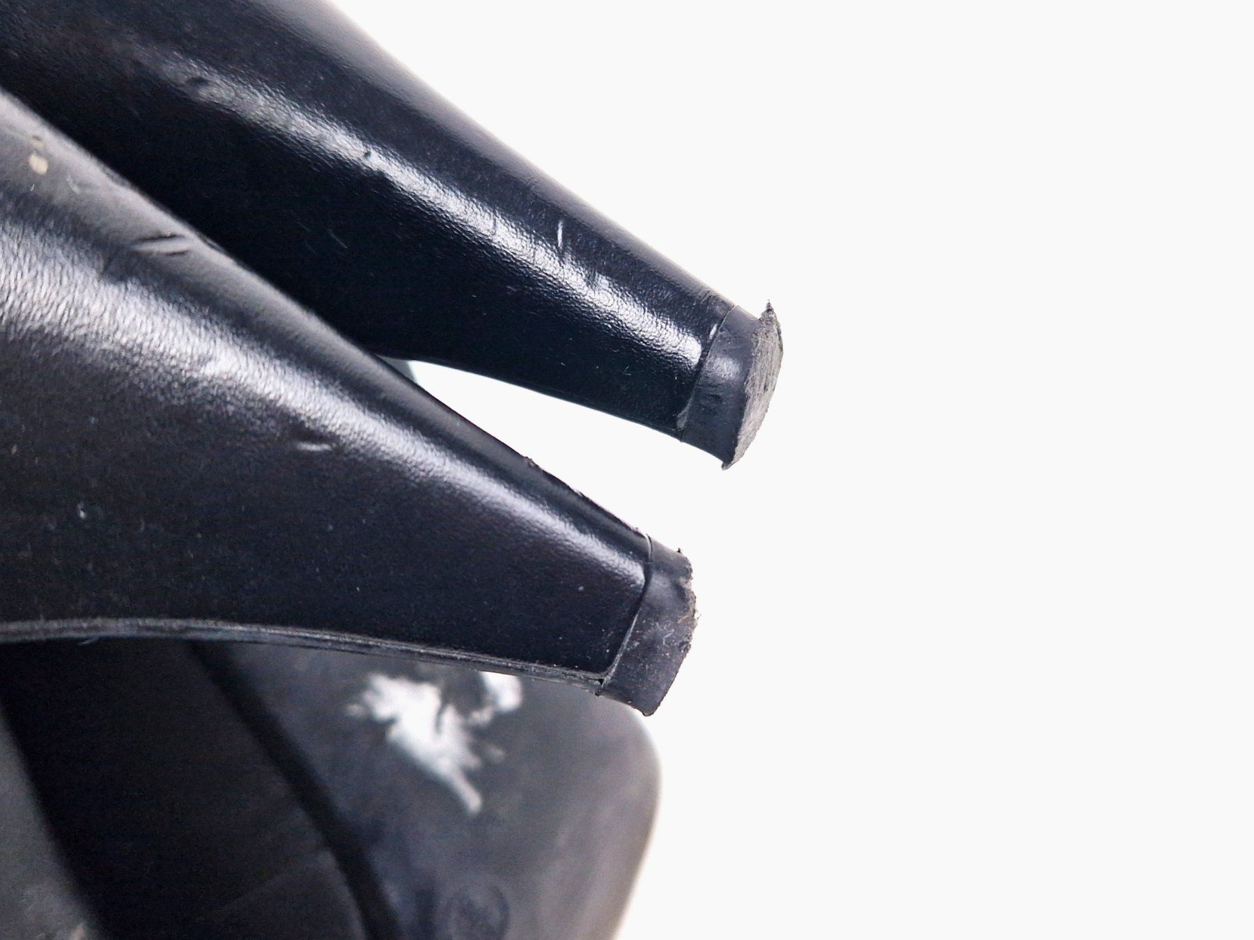 Scarpe da donna: 5th Avenue Schwarze Leder Pumps Gr.39 – Usato da Basel venduto da Restwert_Basel 5