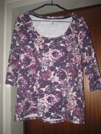 T-Shirt creme & aubergine/bordeaux Blumen 3/4 Arm Grösse XL