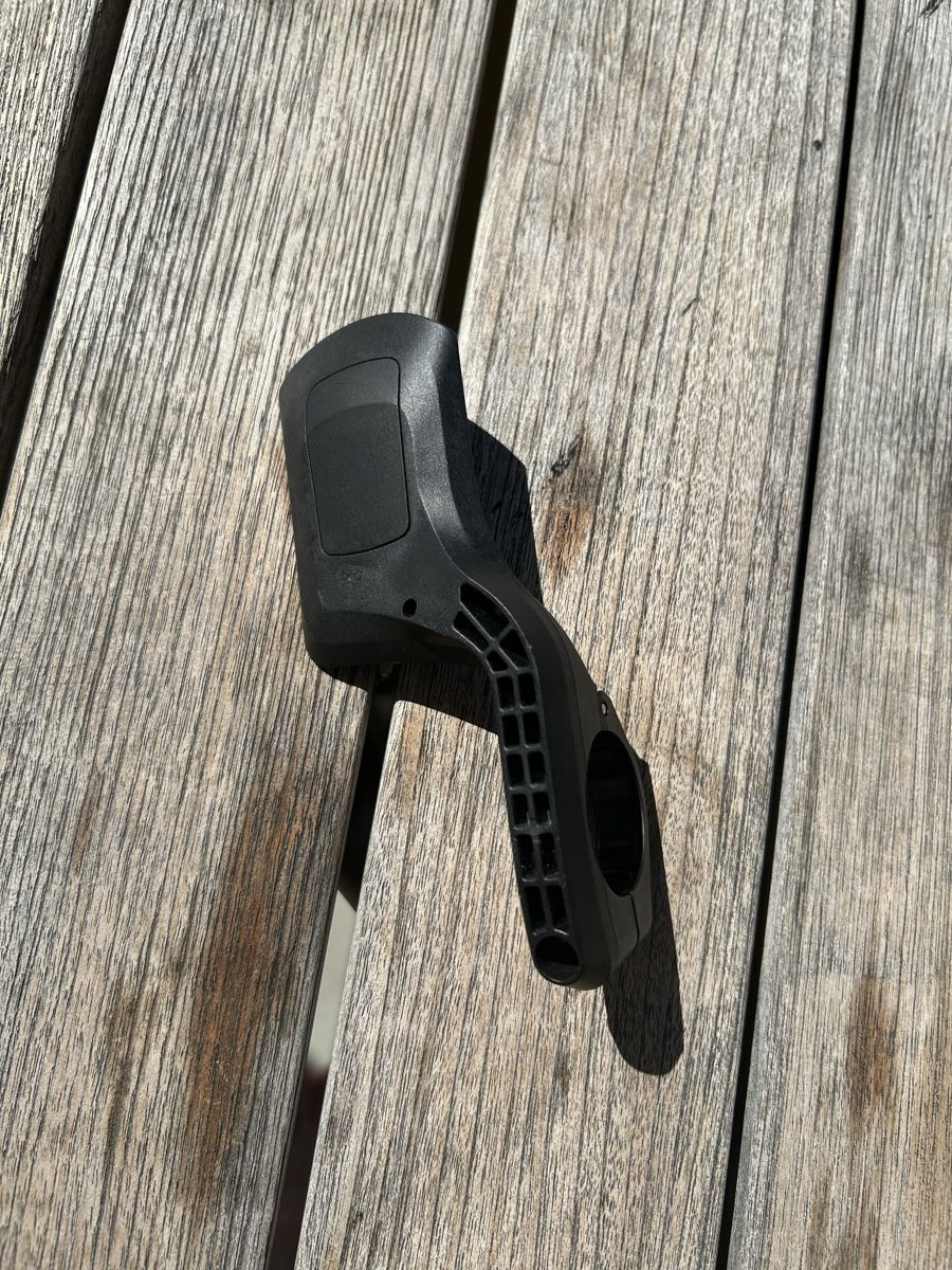 Pezzi di ricambio: Wahoo Elemnt Roam Aero Mount – Usato da Köniz venduto da Kuhn_Wenger