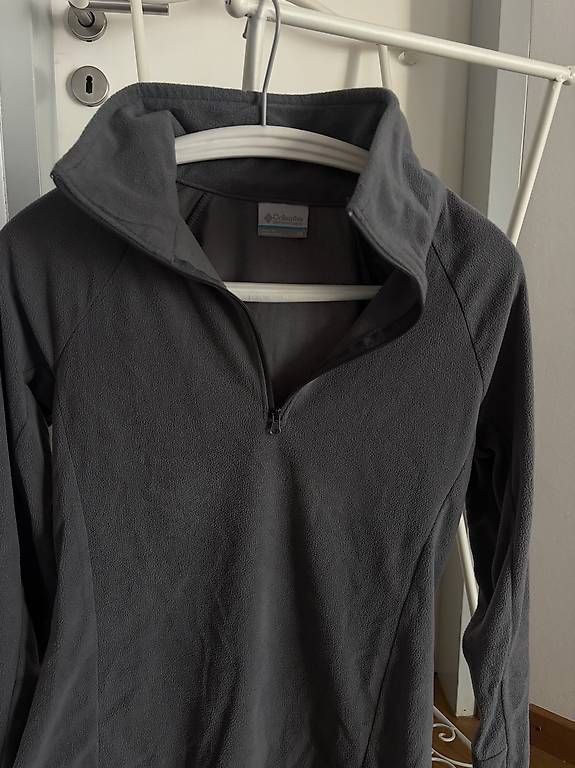 Columbia Maglioni & Felpe: Grey Columbia Fleece Pullover – Usato da Basel venduto da AnninaD97 1