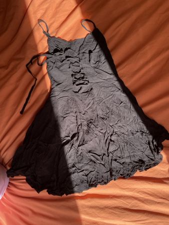 Sexy Sommerkleid mit Ausschnitt am Rücken, S