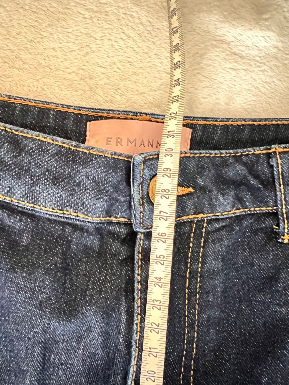 Ermanno Scervino Jeans: ERMANNO SCERVINO dark wash jeans – Nuovo (secondo la descrizione) da Lausanne venduto da NYC67 7