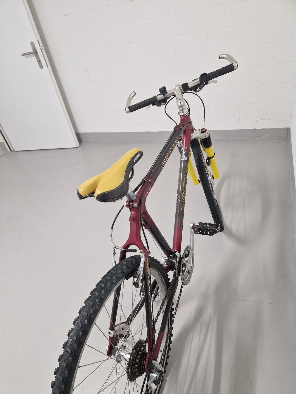 Velos: Arrow Head carbon Retro MTB Rahmen grosse 48 cm. – Defekt aus Rothrist von Aloe16
