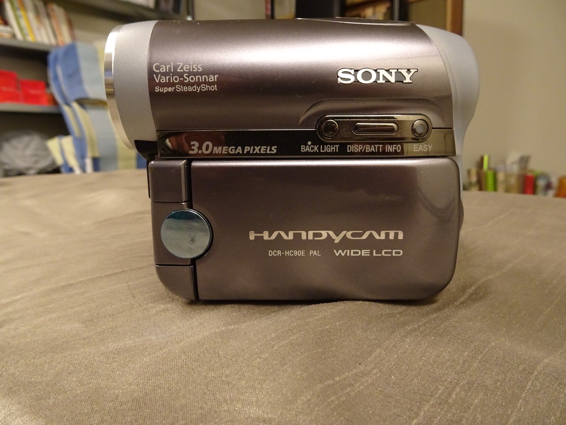 Sony Caméscopes: Sony Handycam DCR-HC90E PAL – D'occasion à Oberwangen b. Bern par est_d8gf
