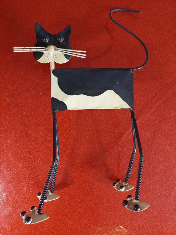 Fée gothique avec son chat noir