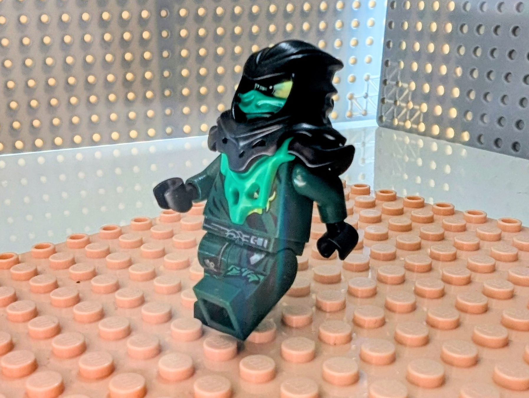 Lego Kit di costruzioni: Lloyd Possessed LEGO Ninjago 2015 – Usato da Neuchatel venduto da simochief
