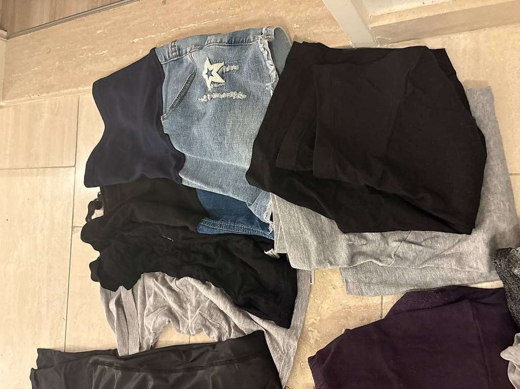 Pantaloni: Schwangerschaftshosen Gr. L – Usato da Hombrechtikon venduto da Shineeyes 1