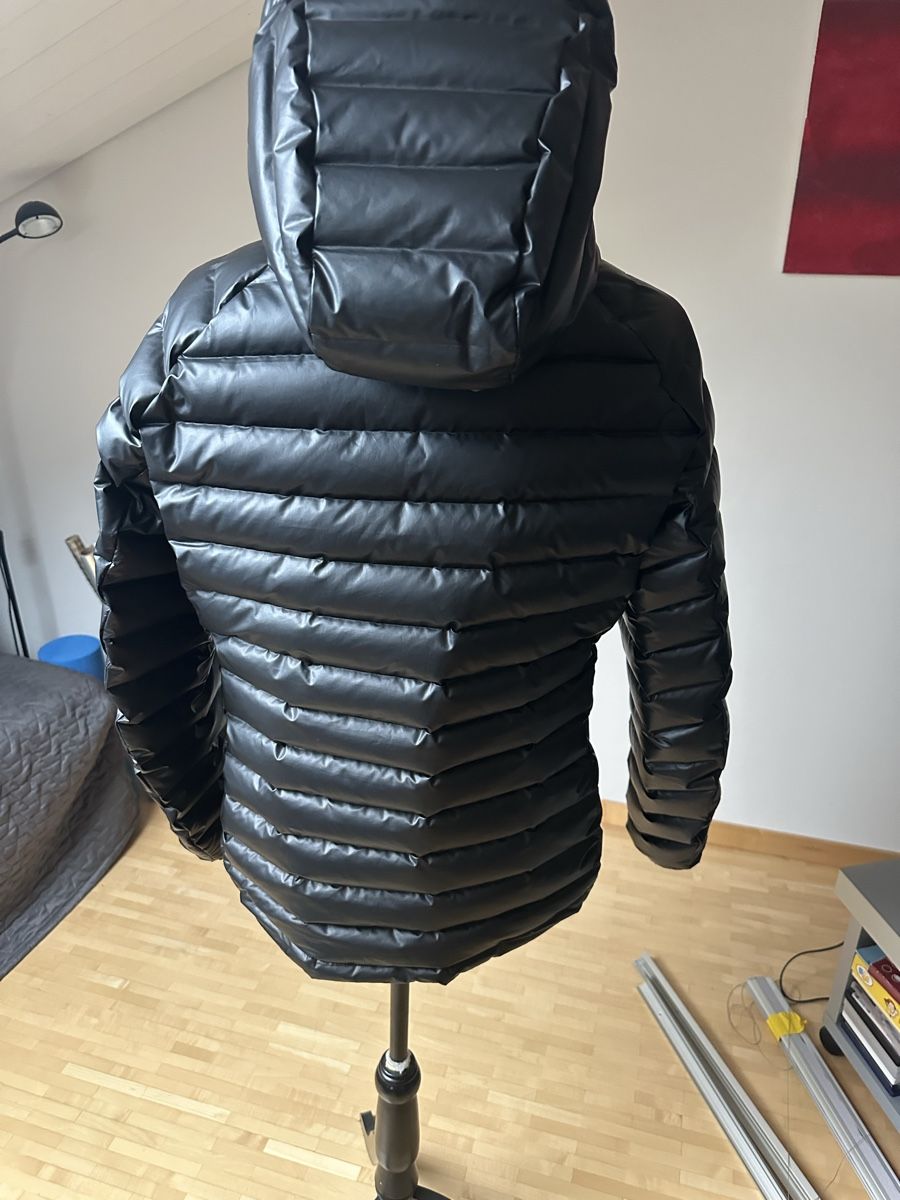 Peak Performance Jacken: Daunenjacke peak Performance Grösse M – Gebraucht aus Beromünster von Moritz0112 2