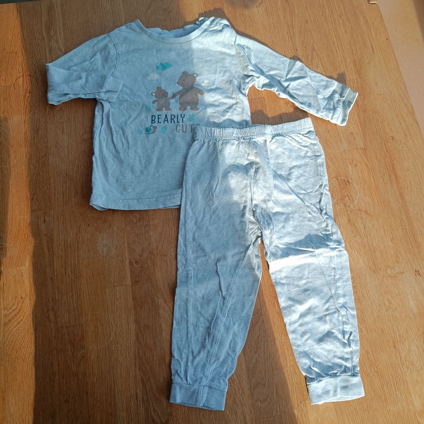 Pyjamas: Pyjama Grösse 92 – D'occasion à Jaberg par urig17.