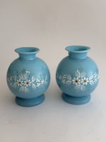 2 Stk. antike Vase Opalglas Glasvasen handbemalt