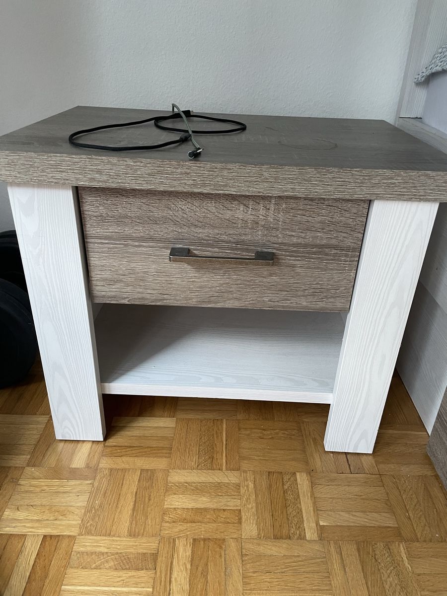 Lits: Free - King size bed + bedside tables and 2 single mattresse – D'occasion à Zollikerberg par liliansperandio 4