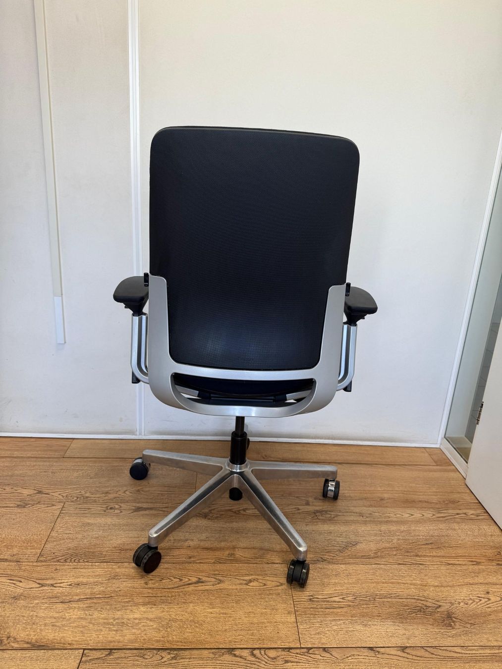 Steelcase Stühle: Steelcase Amia Grey/Black – Gebraucht aus Purmerend von Offeco 8