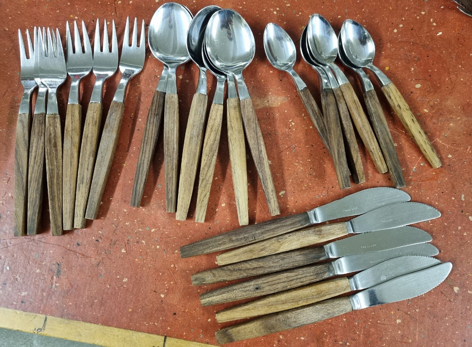 Set di posate: Teakholz-Besteckset vintage – Usato da Ostermundigen venduto da vintage60