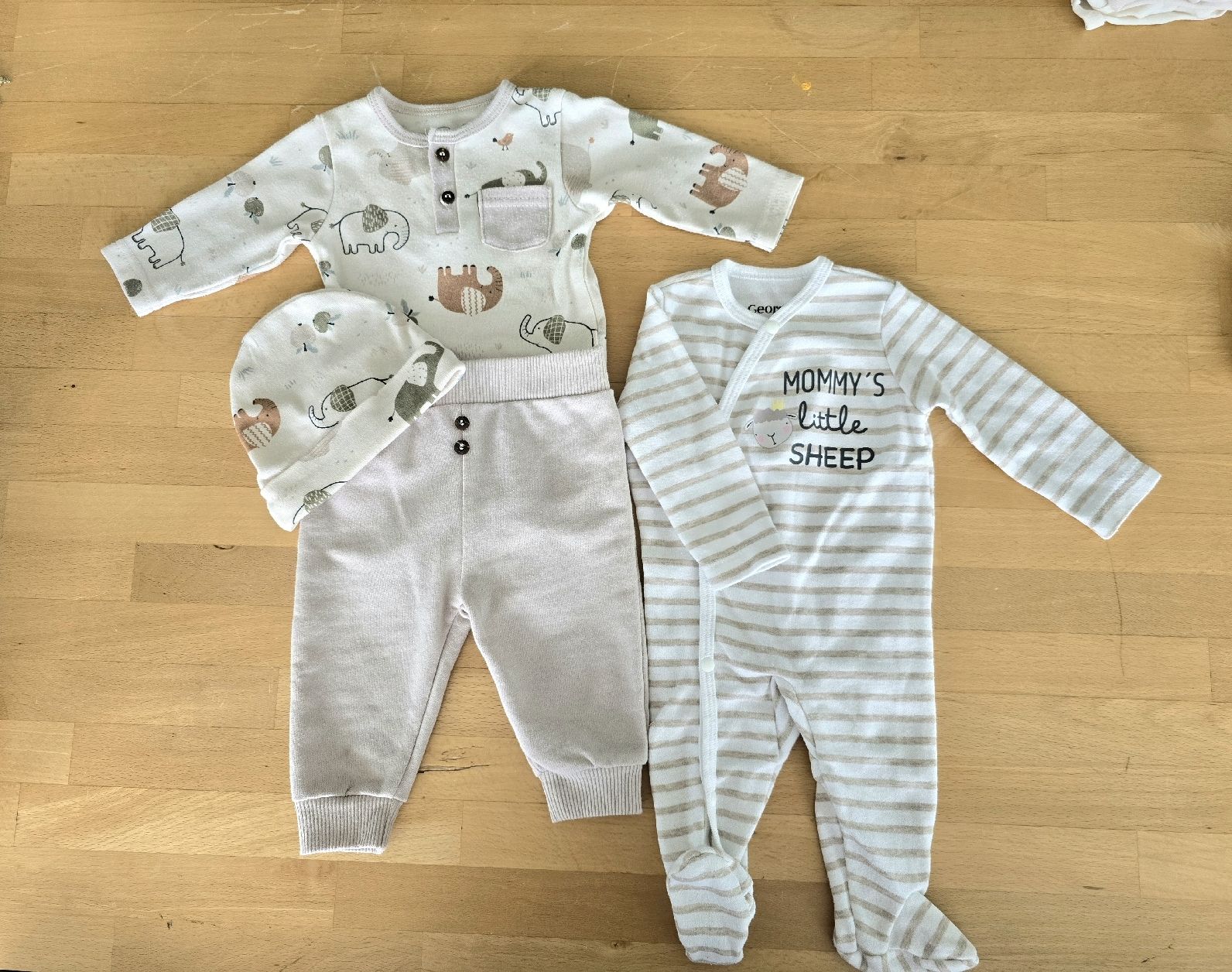 Ensembles coordonnés: Baby Set und Pyjama – D'occasion à Seedorf UR par kal_gvj5