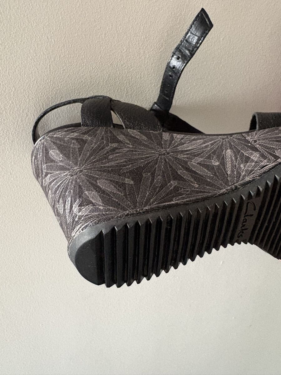 Clarks Scarpe da donna: Sandales Clarks Narrative – Nuovo (secondo la descrizione) da Bonnefontaine venduto da ani_xz7r 1