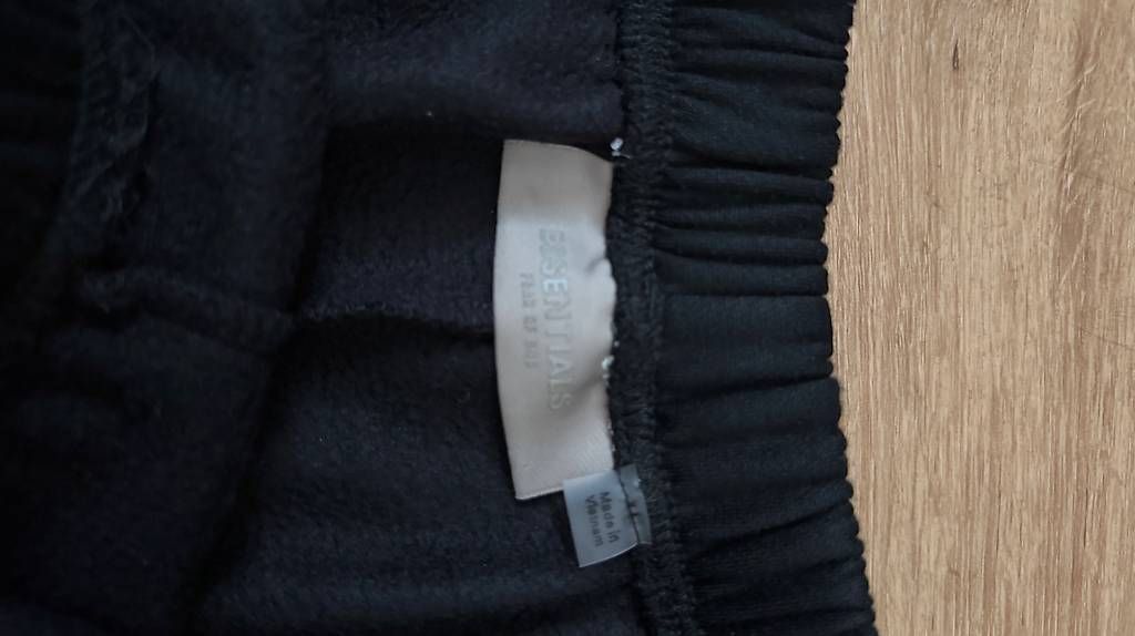 Pantaloni: Essentials Jogger – Nuovo e nell'imballaggio originale da Neuhausen venduto da agh_g2nd 3