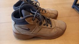 Bottes NIKE taille 37.5