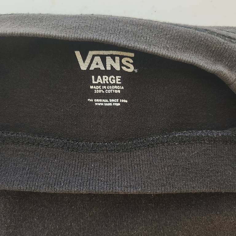 T-shirt: T-shirt Vans taglia L nera – Usato da Losone venduto da mar_n5ds 2