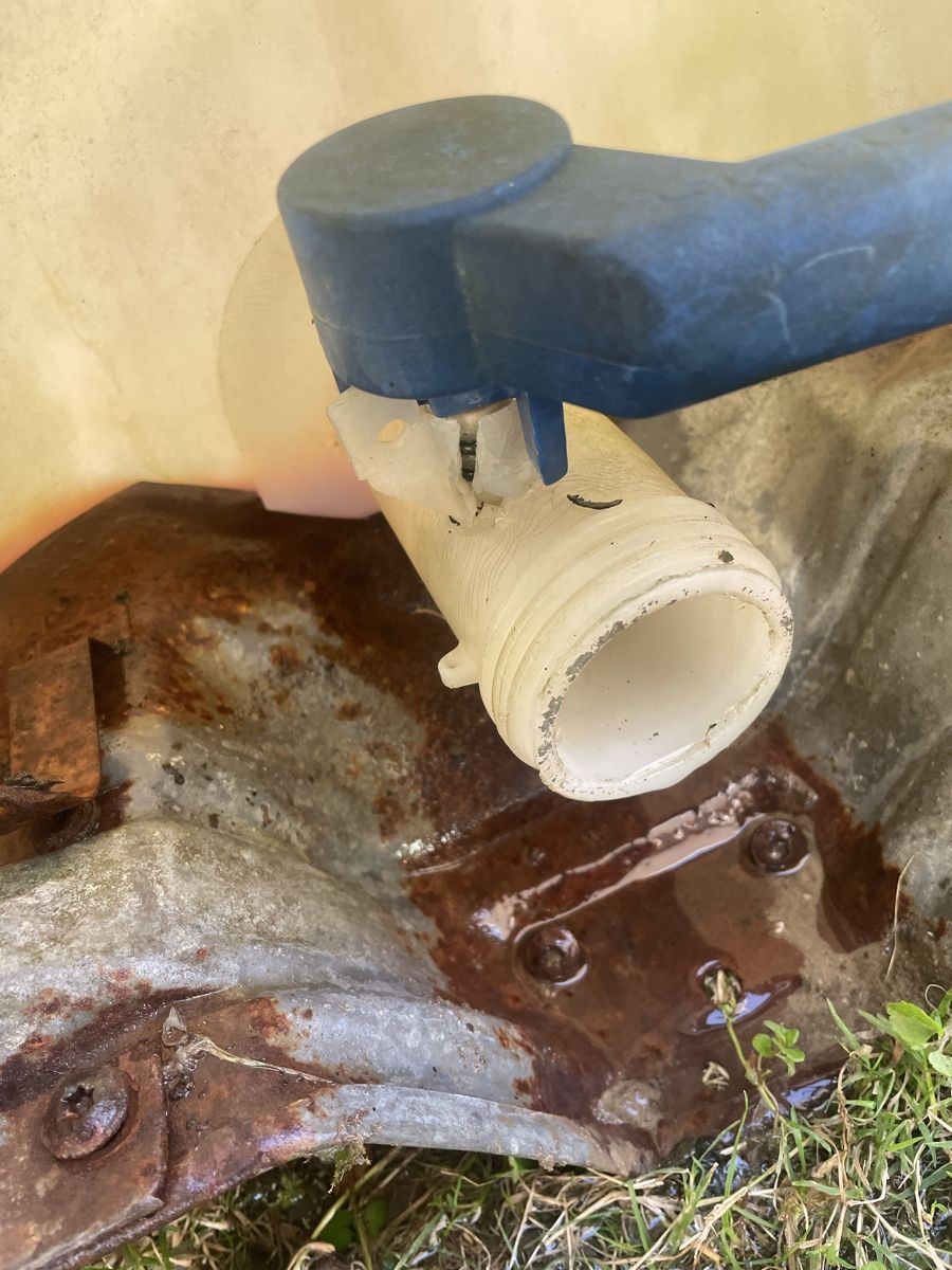 Tränken & Tröge: 1000 Liter Wassertank gebrauchter Zustand – Gebraucht aus Aegerten von grisli72 2