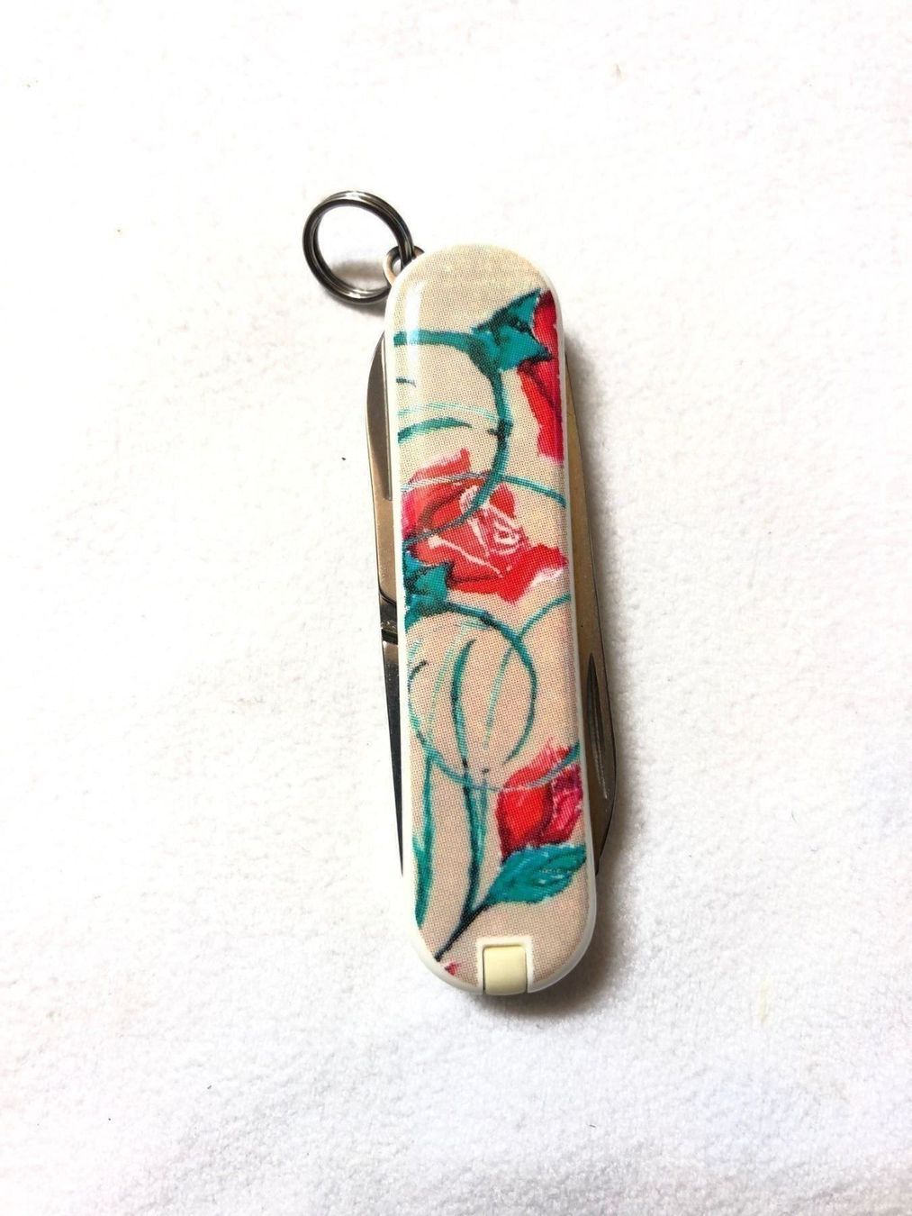 Victorinox Coltelli tascabile: Victorinox Classic Rose – Nuovo (secondo la descrizione) da Dallenwil venduto da jeni152