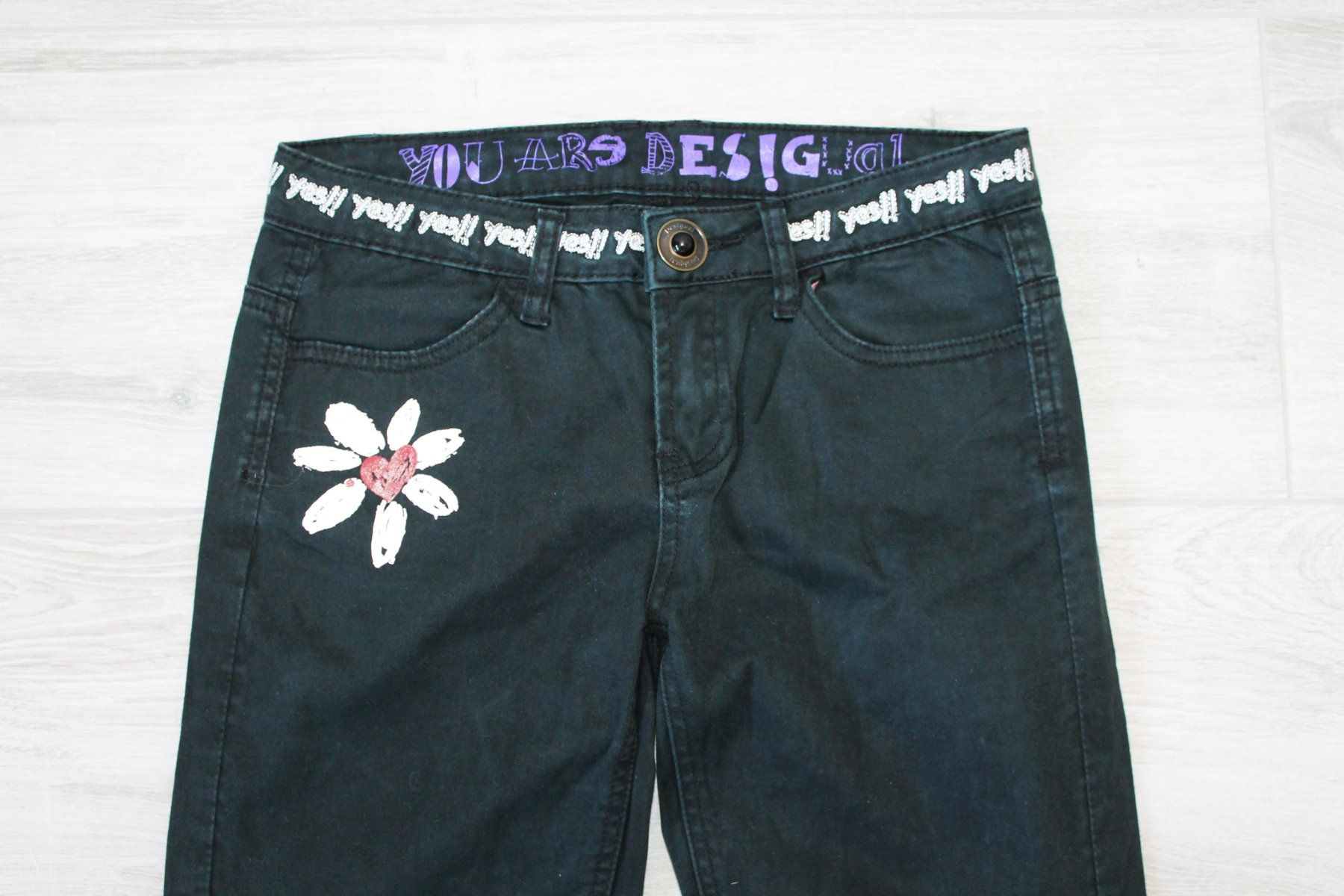Desigual Pantaloni: Pantalon DESIGUAL taille S – Usato da Chez-le-Bart venduto da jasse 1