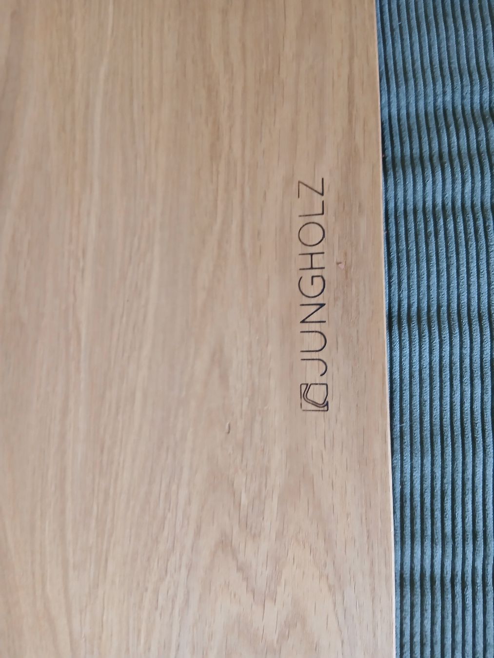 Tables: Design Laptoptisch Betttisch Jungholz Eiche – D'occasion à Zürich par pc2_tc9c 2
