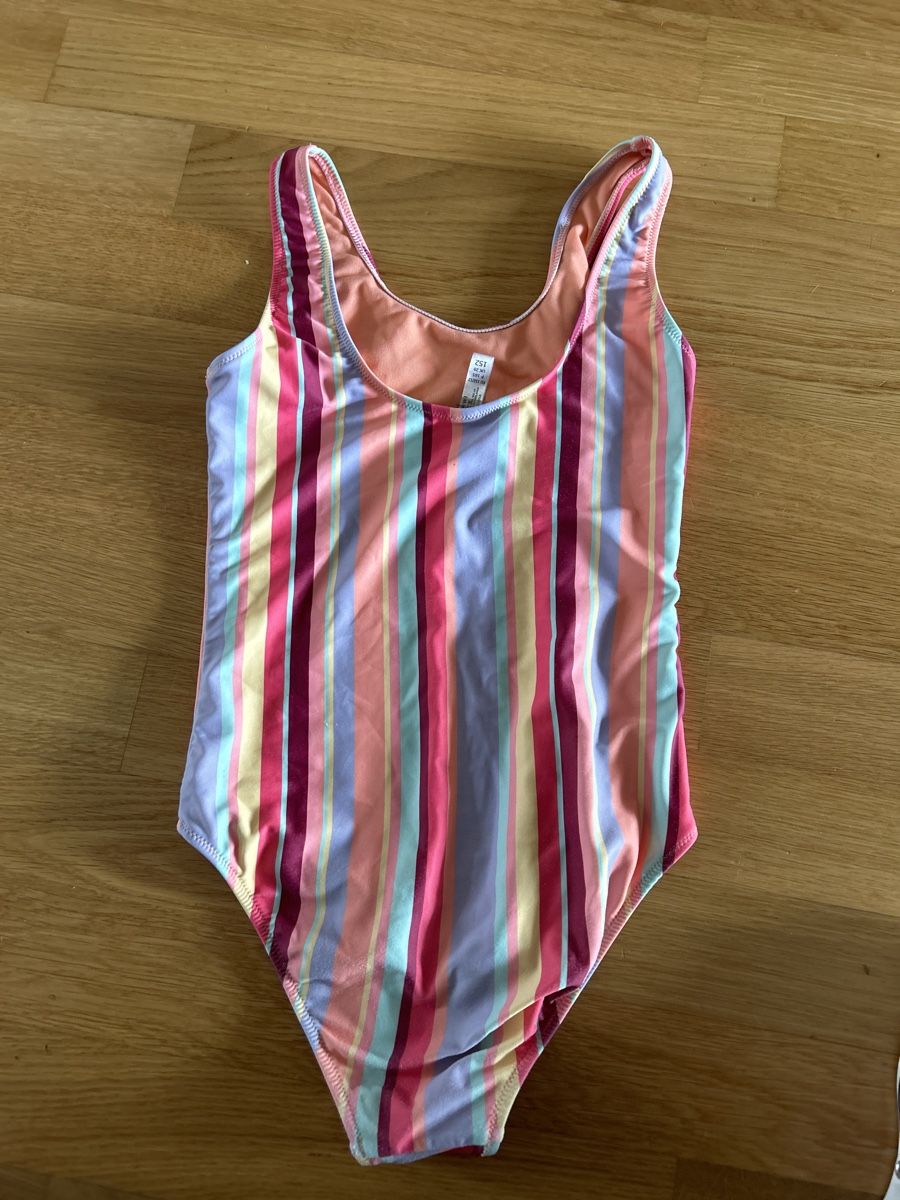 Maillots de bain: Shows Badeanzug Mädchen – D'occasion à Schlieren par Gizmo8952 2