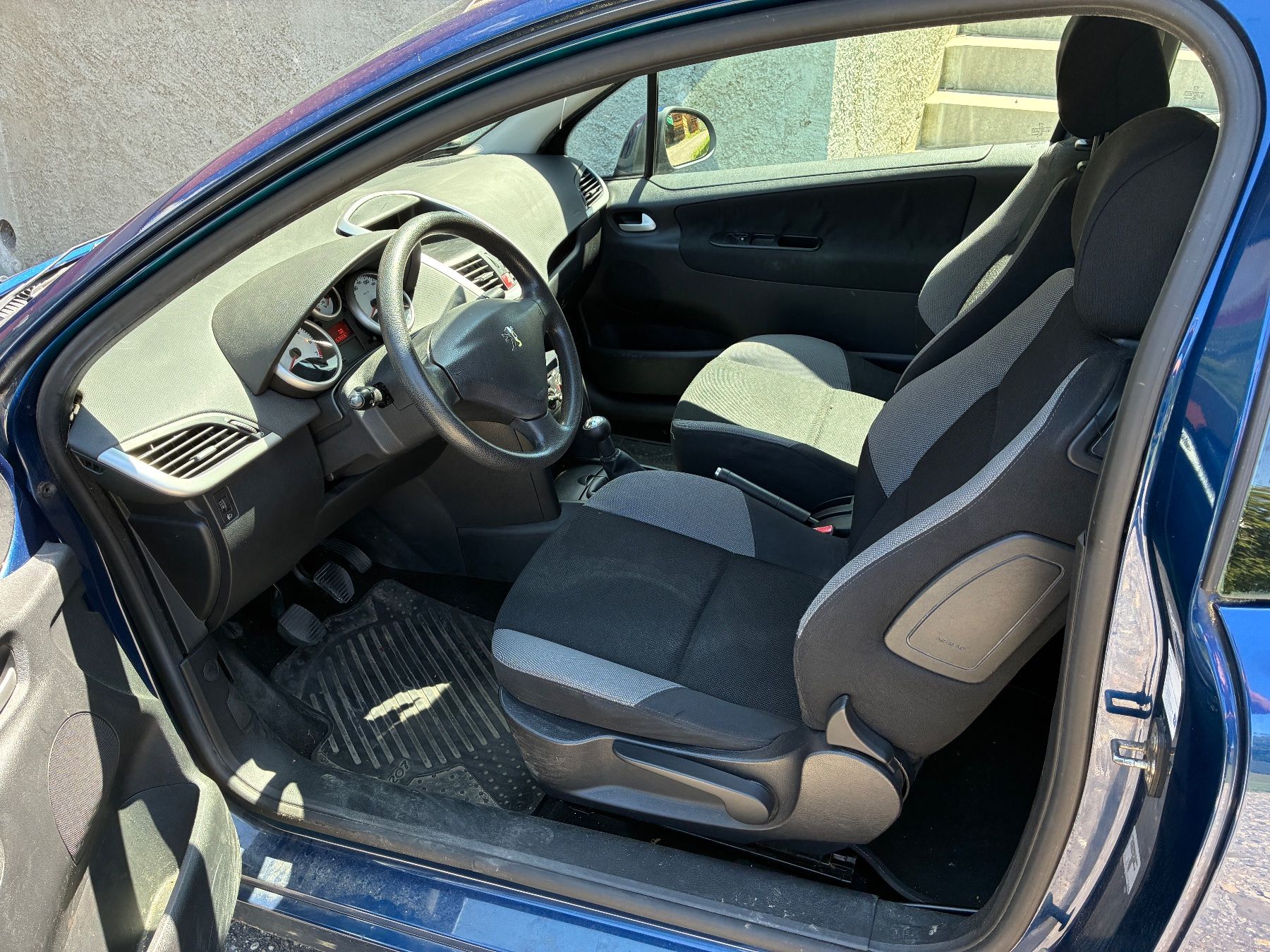 Peugeot Autos: Peugeot 207 1.4 16V – Gebraucht aus Brunnadern von rico.bodmer 6