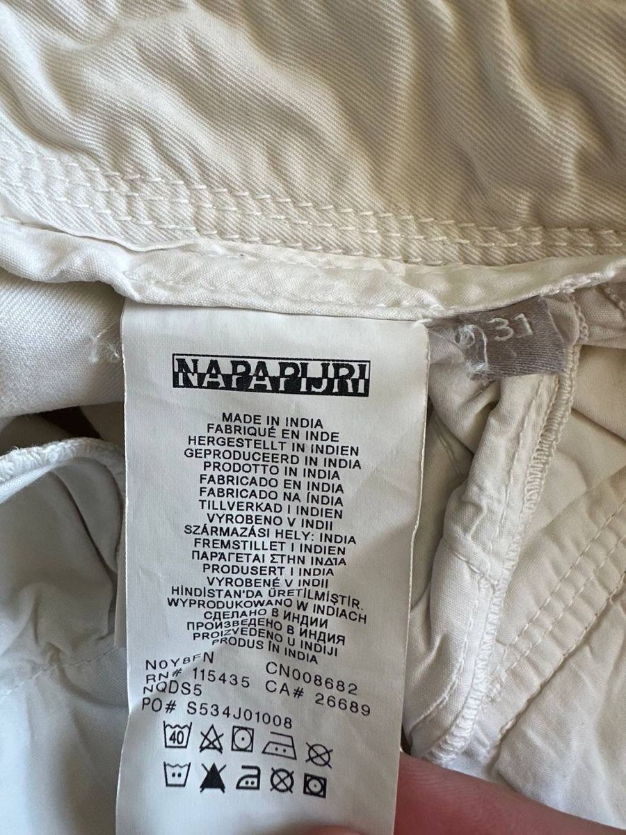 Napapijri Pantaloni: Napapijri Shorts  – Usato da Pfäffikon ZH venduto da Nataliia. 1