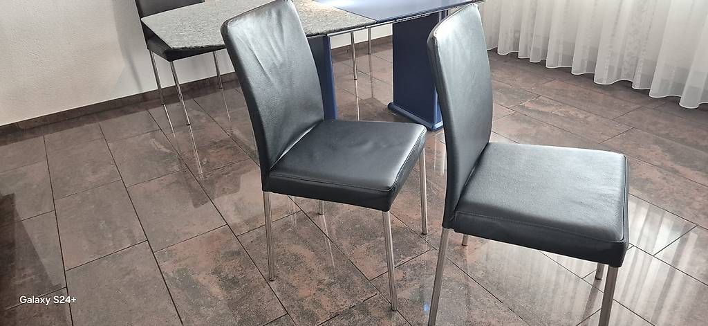 Set di tavolo e panche: Esstisch mit 6 Echtleder Stühlen – Usato da Merishausen venduto da MaggyK 4
