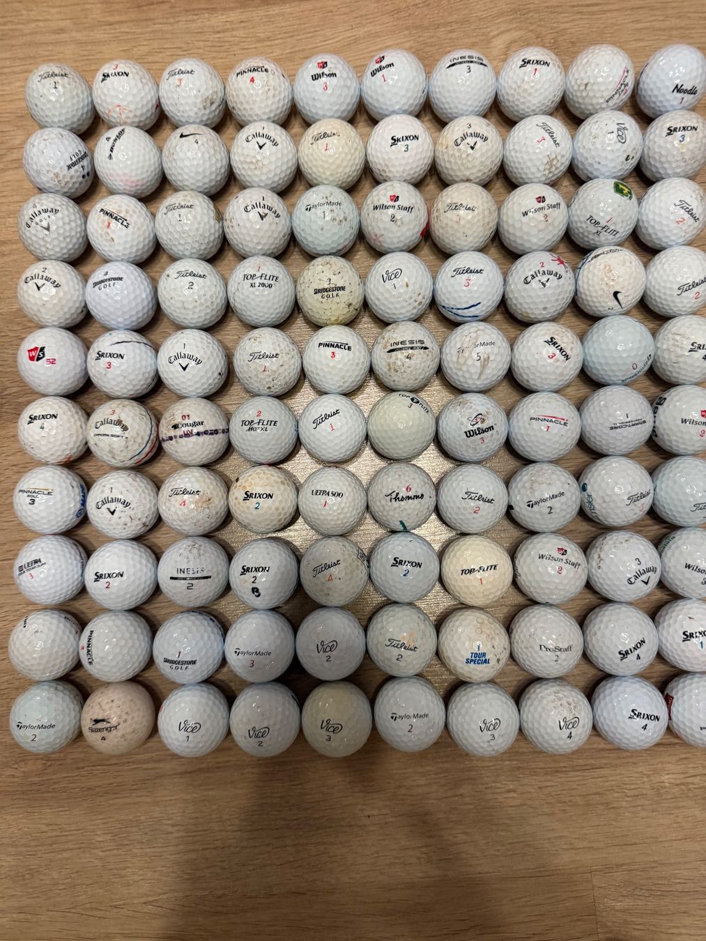 Palloni: 100 Stück gewaschene Golfbälle Nr.4 – Usato da Oberburg venduto da Serbus