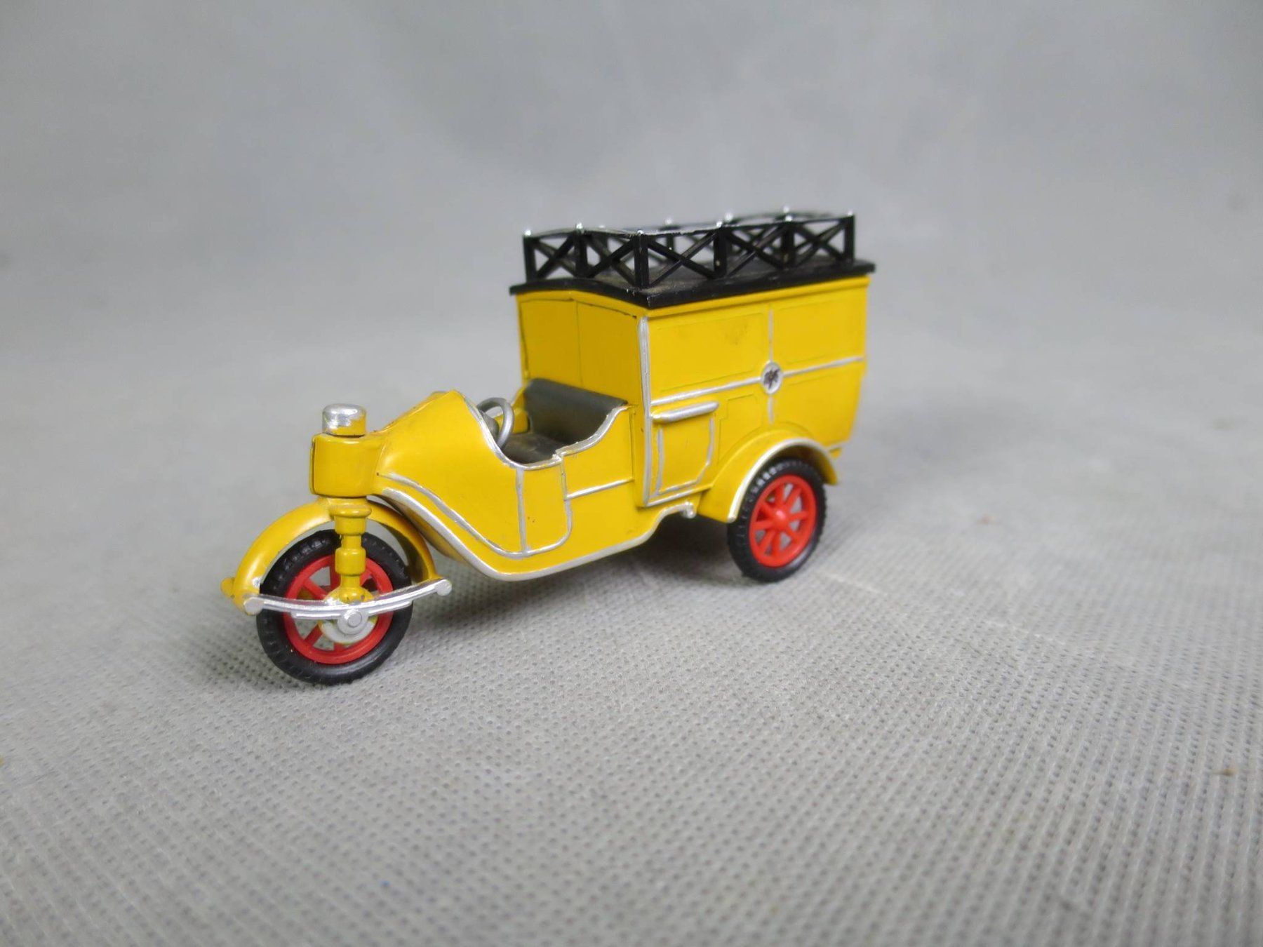 Modellini d'auto: Dreirad-Transporter, gelb – Usato da Zürich venduto da 1.Simon 1